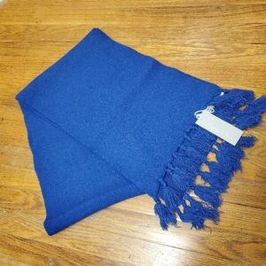 NWT Brittany Aldean Royal Blue Large Chunky Knit Scarf, Classic